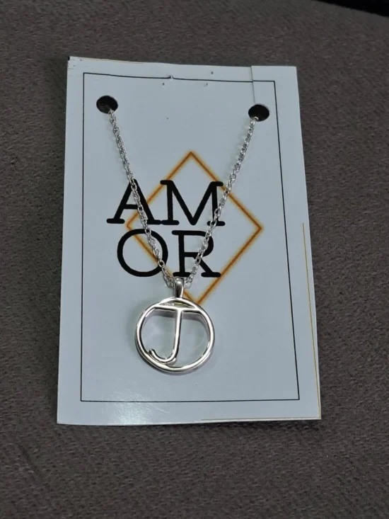 Cadena de plata con inicial